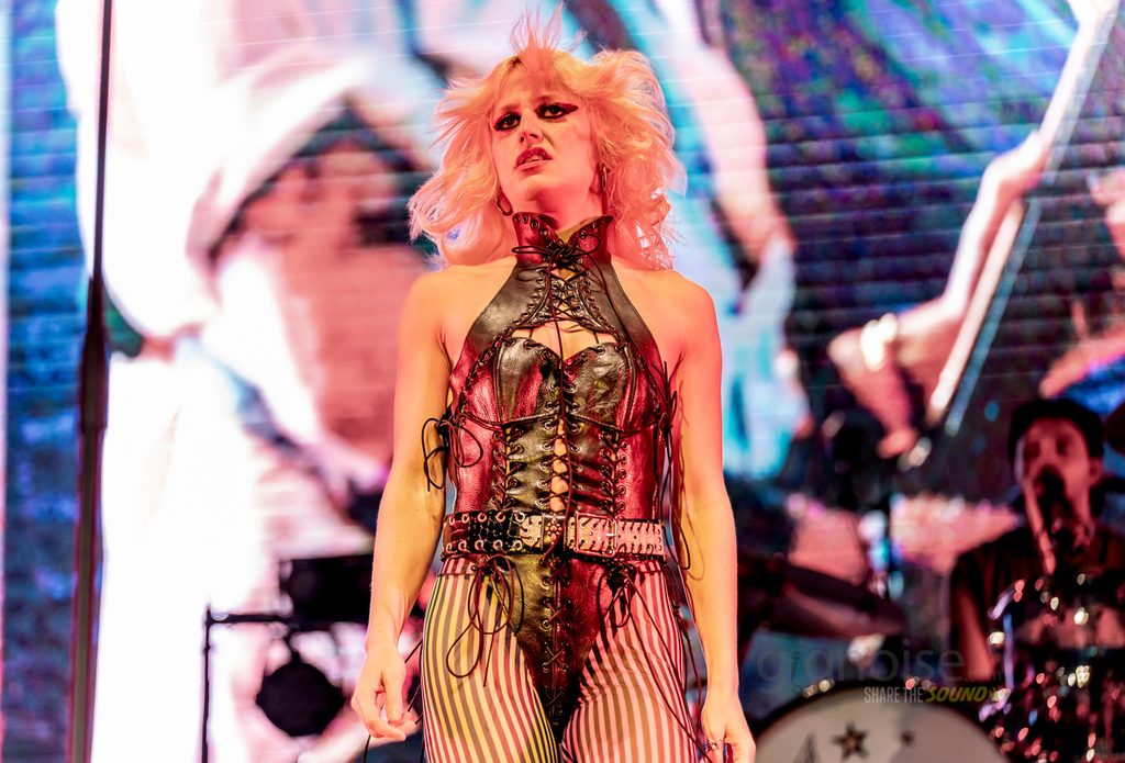 Amyl & The Sniffers on stage at Wider Than Pictures 2026