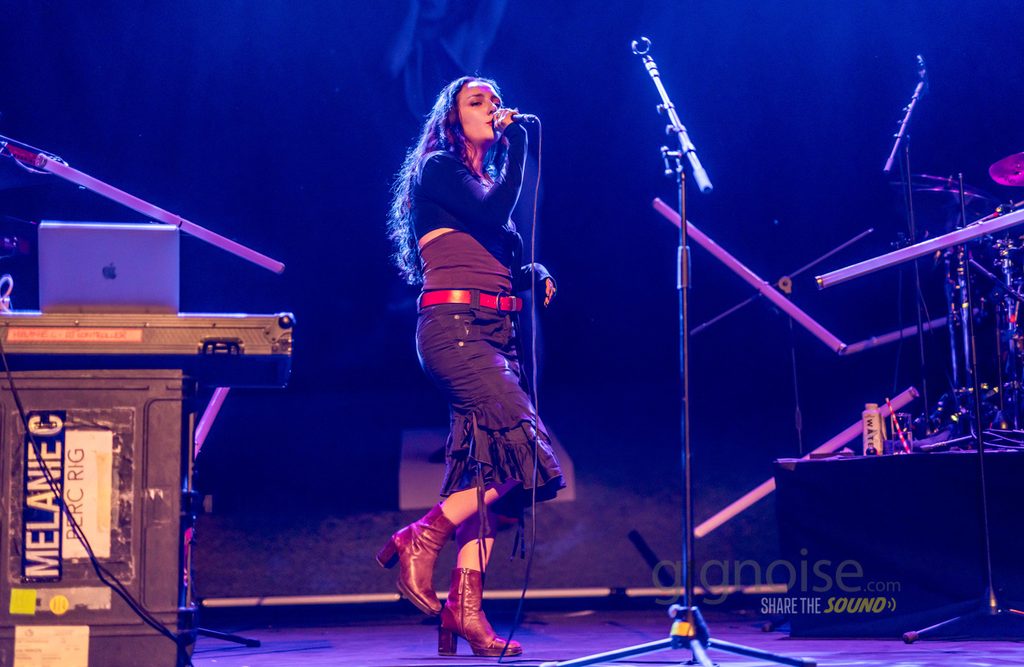 Sur Back Madonna Cover Live