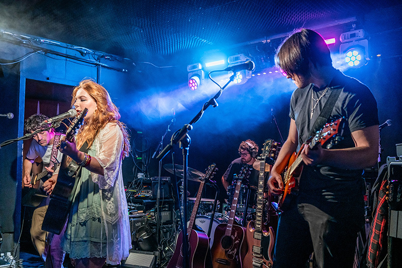 Lauren Wallace Live 